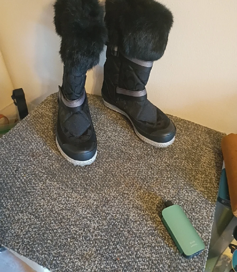 Coach Women’s Black Faux-Fur Winter Boots Size 6